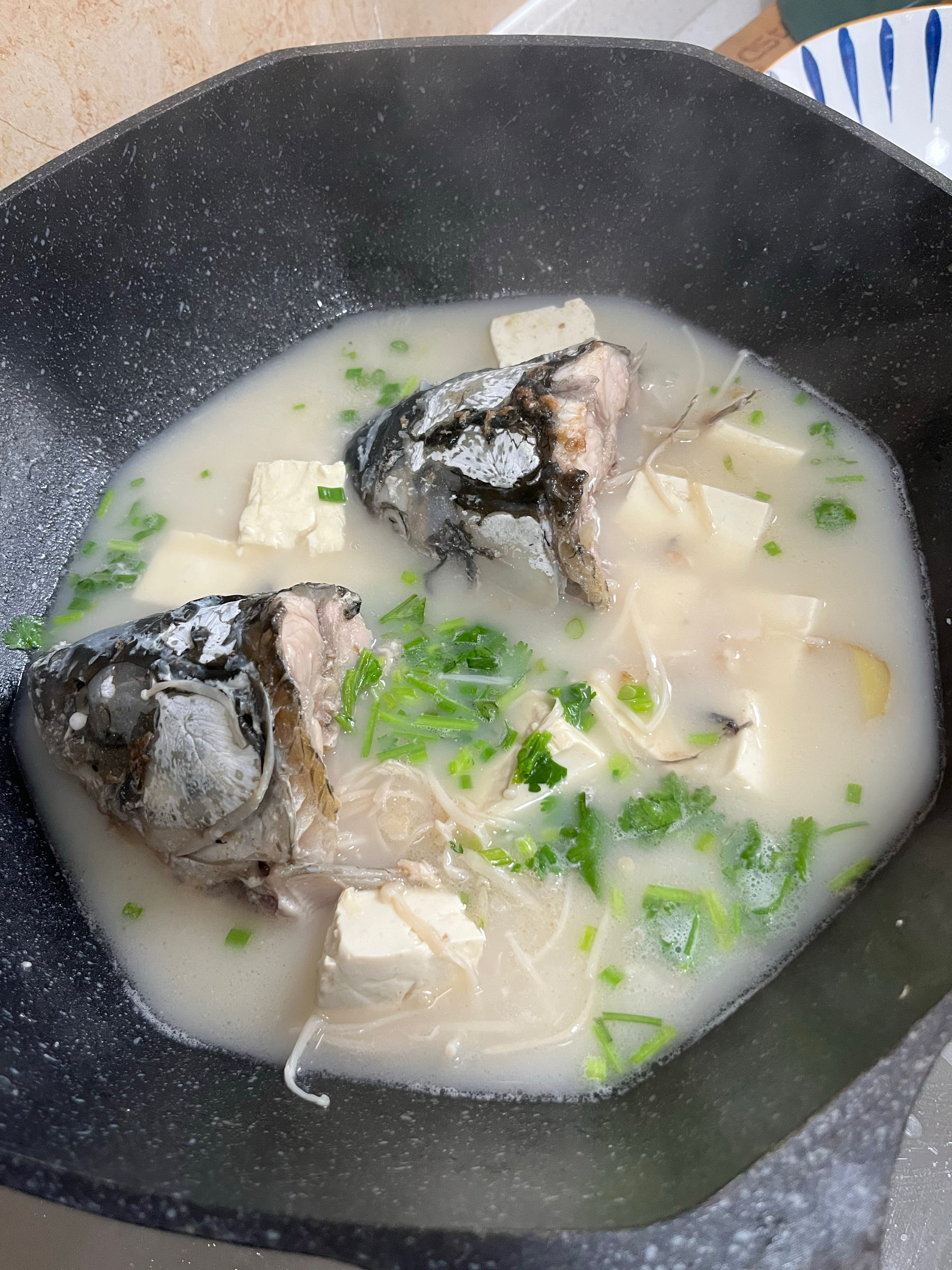 鱼头豆腐汤，简单易做零失败，鲜美得很