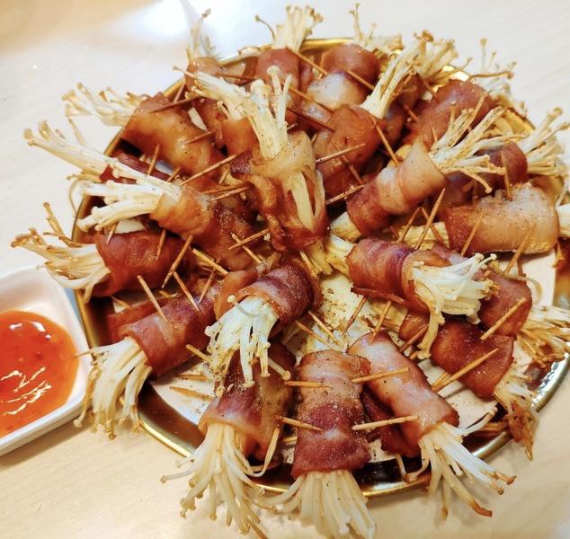 烤培根🥓金针菇卷的做法