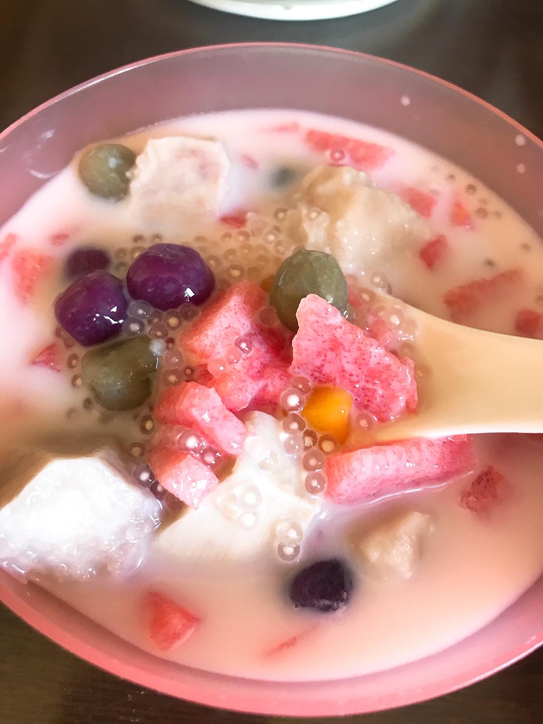 西瓜芋圆芋头西米露的做法 步骤4