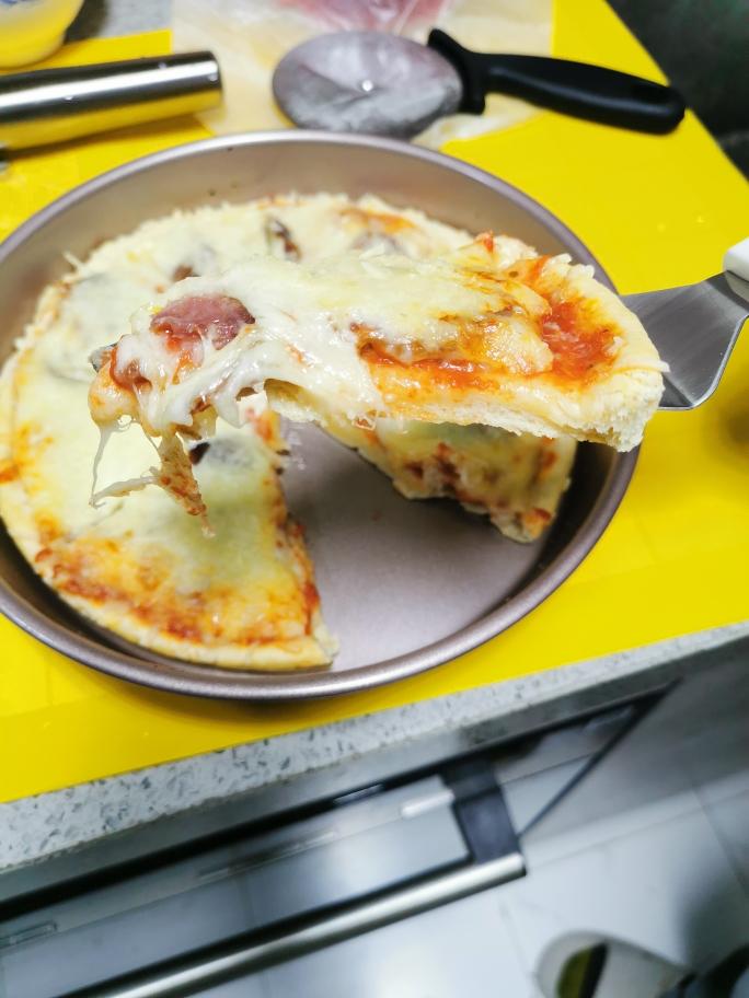 腊肠披萨的做法