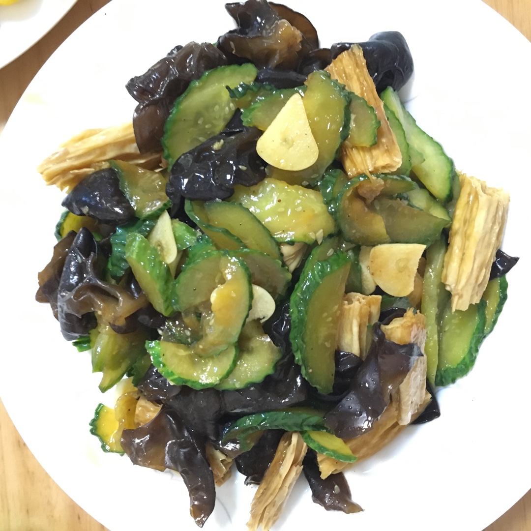腐竹木耳黄瓜炒