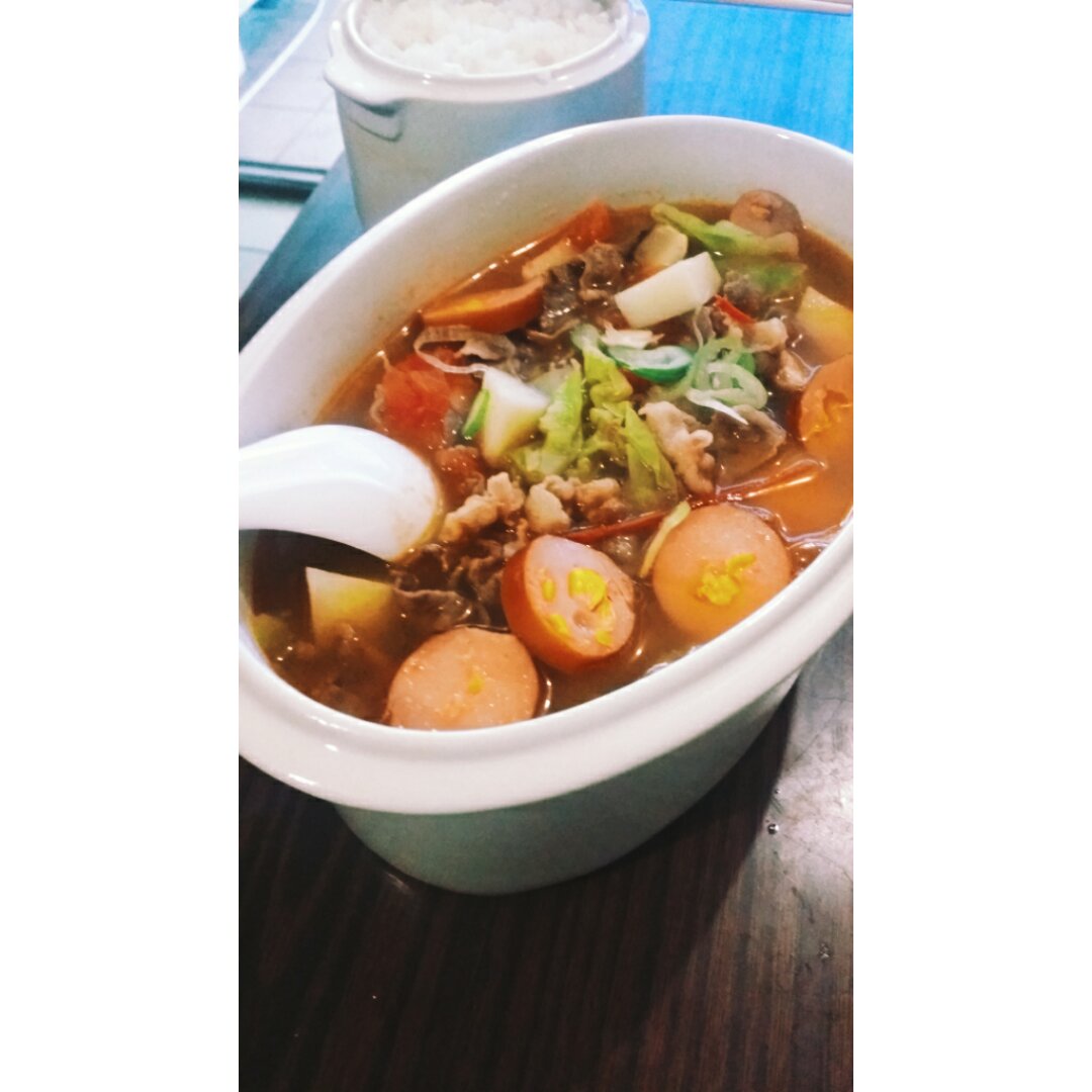 金针菇肥牛番茄锅