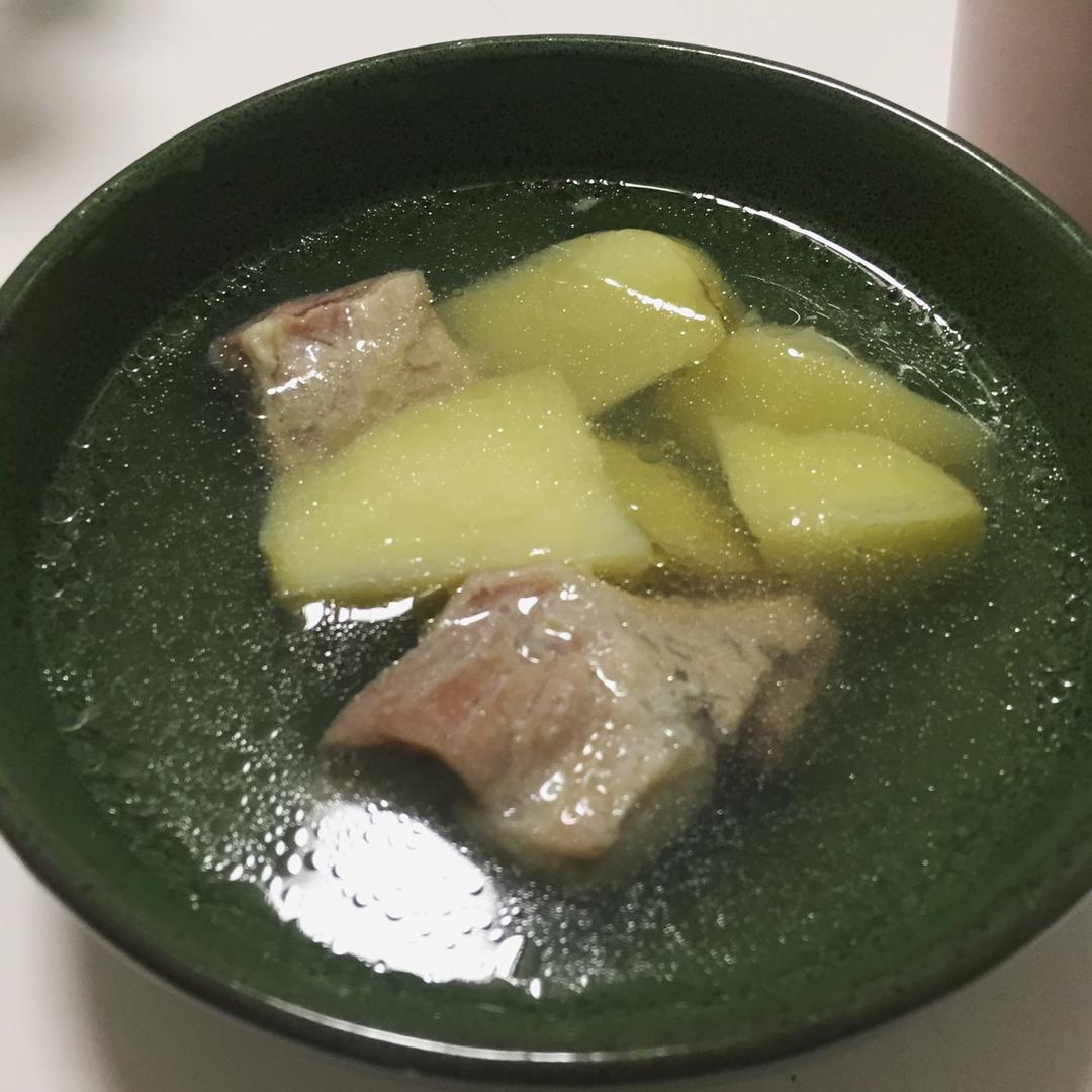 排骨土豆汤