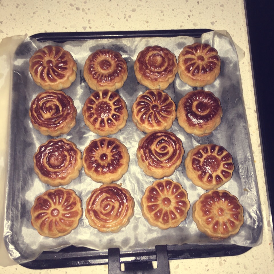 广式月饼——蛋黄莲蓉月饼