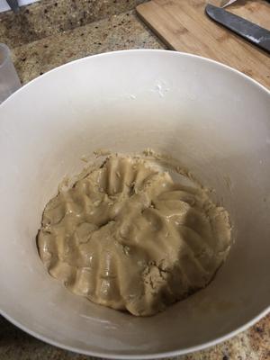第一次成功的做出了最爱的伍仁 和豆沙月饼的做法 步骤5