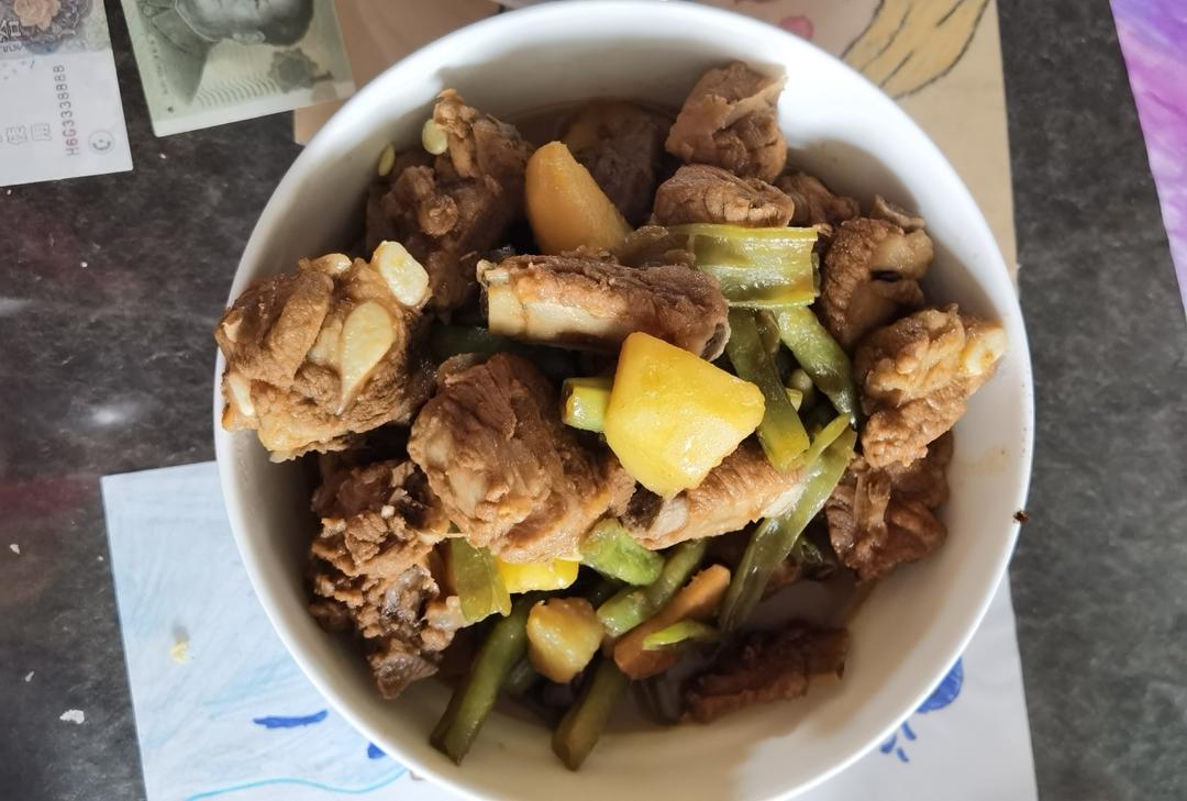 硬菜代表--排骨炖豆角土豆（豆角焖面胚子）