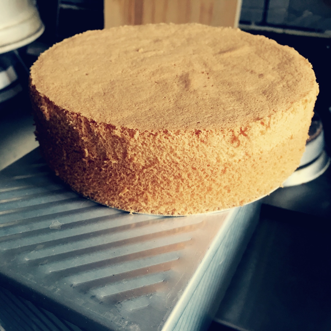 超简单完美戚风蛋糕（6寸2蛋）附打发、翻拌、脱模视频