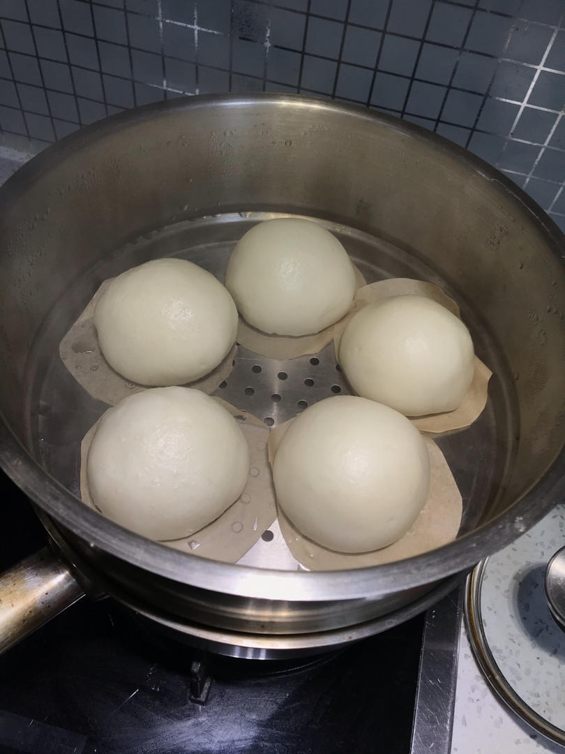 又美又暄软的——豆沙包！