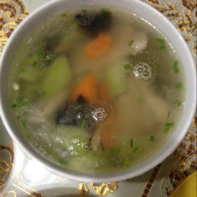 排骨丝瓜紫菜汤