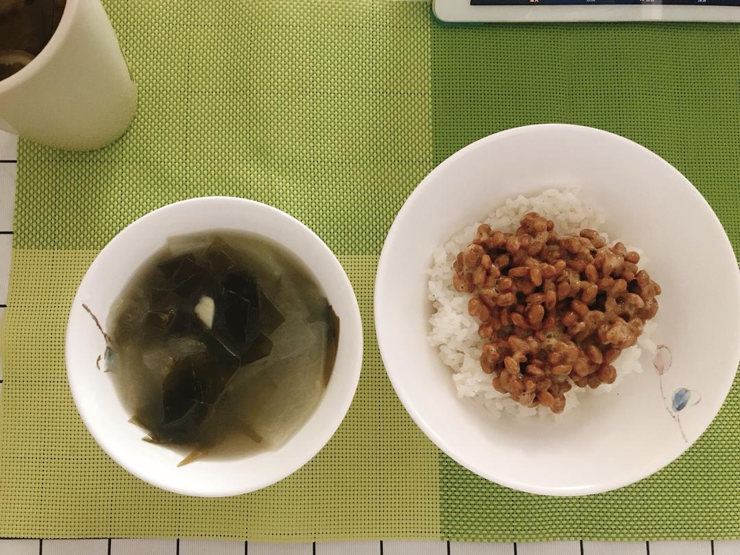 纳豆饭配海带冬瓜汤