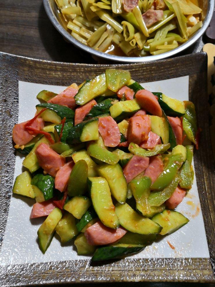 火腿肠炒黄瓜