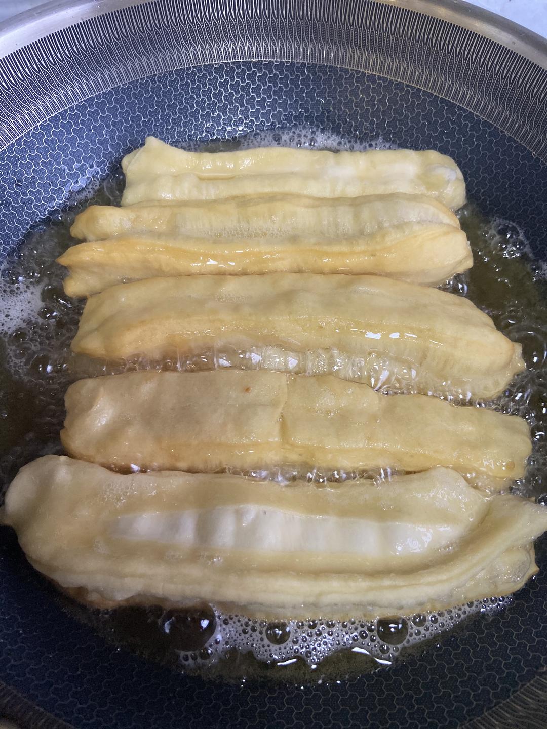蓬松油条