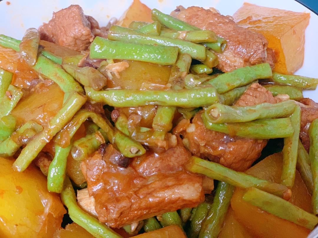 咪喵做的排骨炖土豆豆角