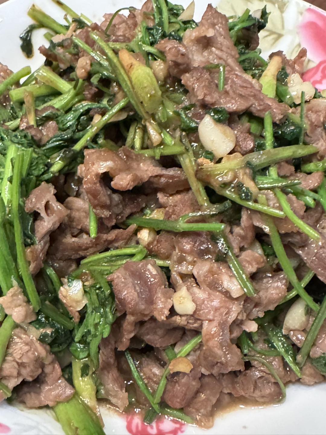小炒黄牛肉，肉嫩味香！太好吃了简直是米饭杀手！