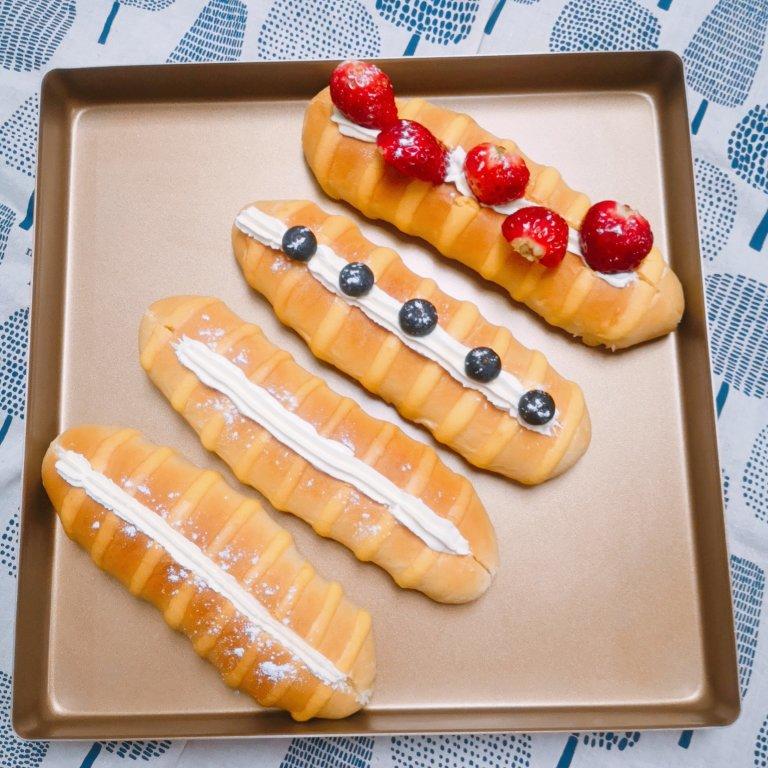 草莓奶露维也纳【毛毛虫面包】