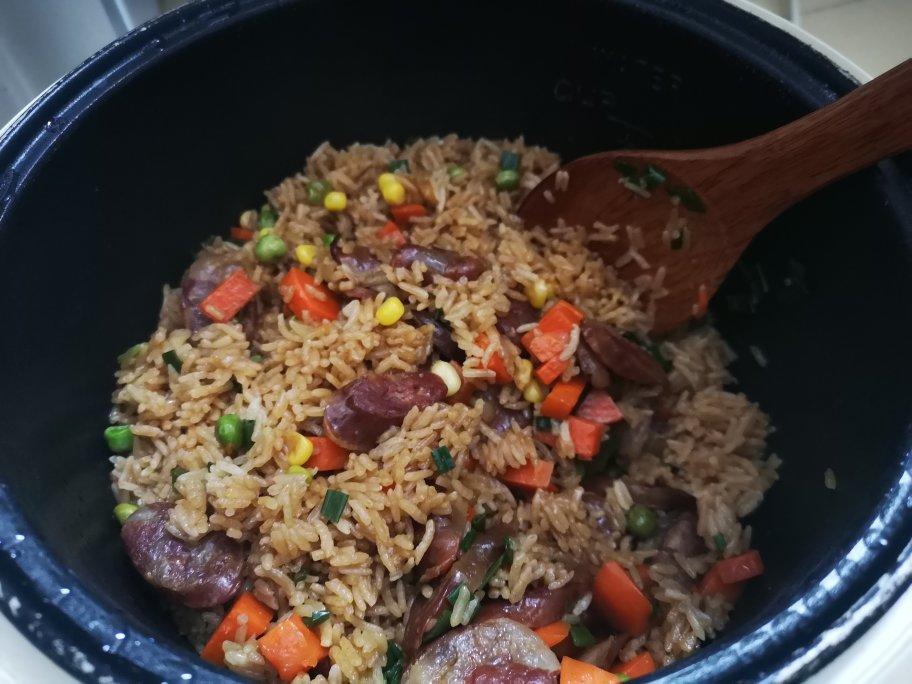 懒人必备～电饭煲腊肠焖饭