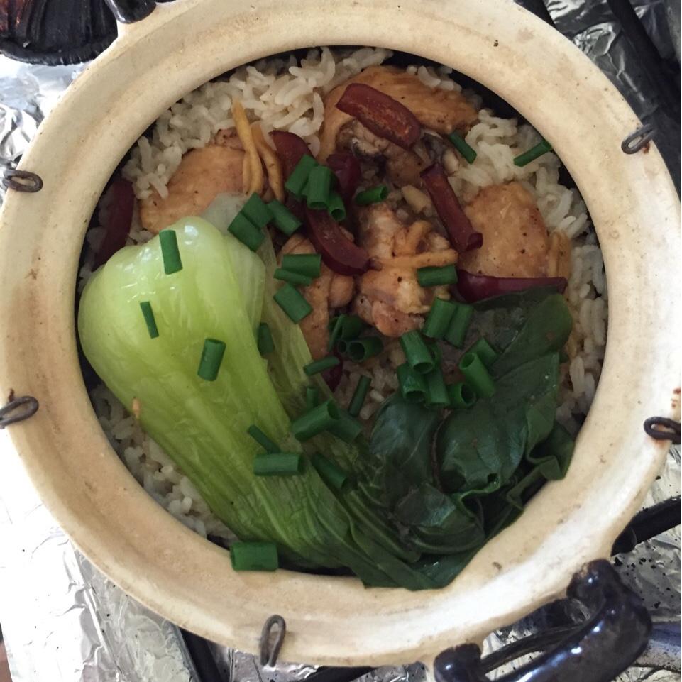 #香滑鸡腿煲仔饭#