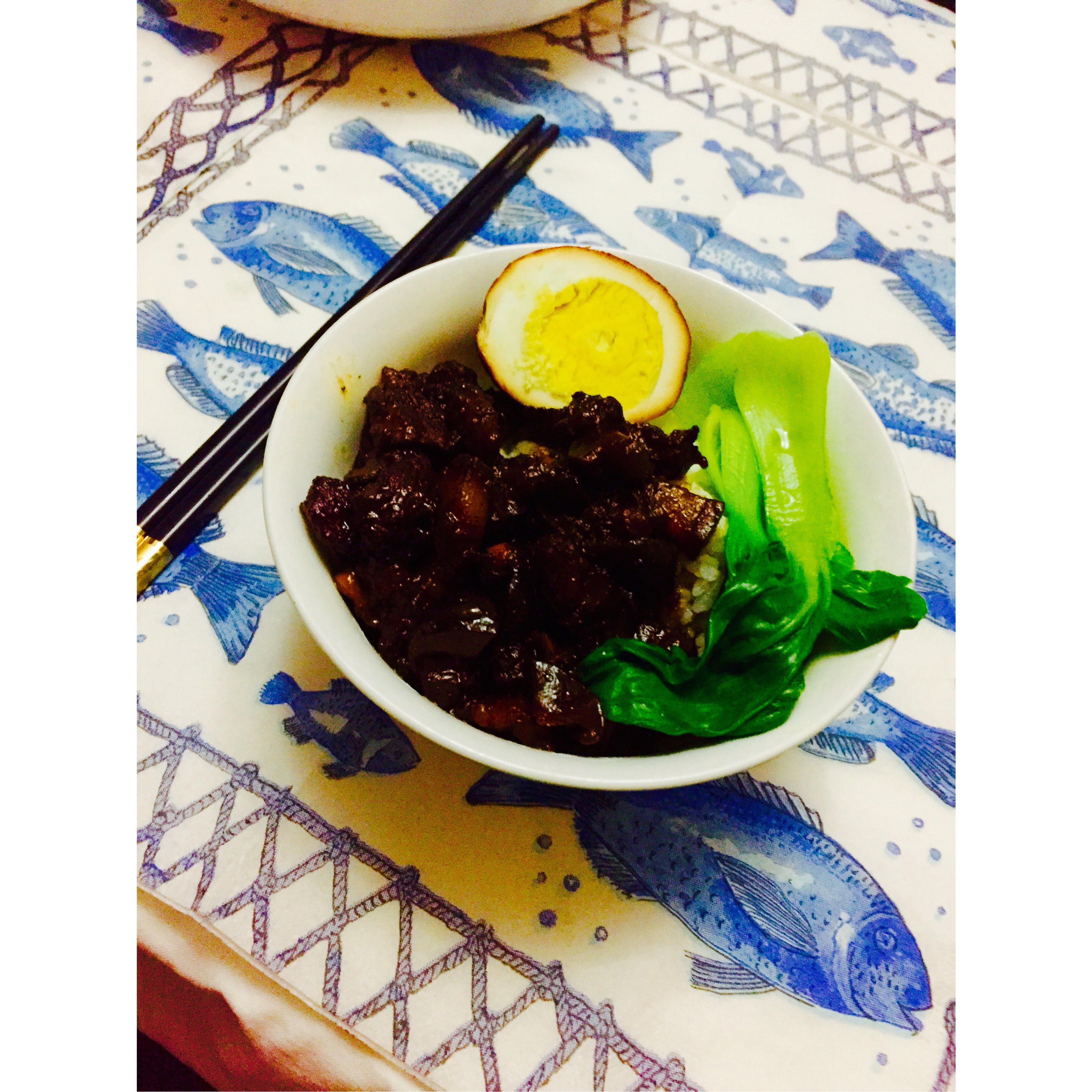 洋葱酥卤肉饭