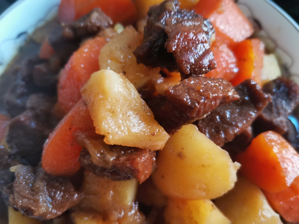 土豆萝卜炖牛肉的做法