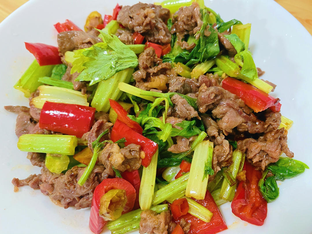 小炒牛肉（肉嫩味香）