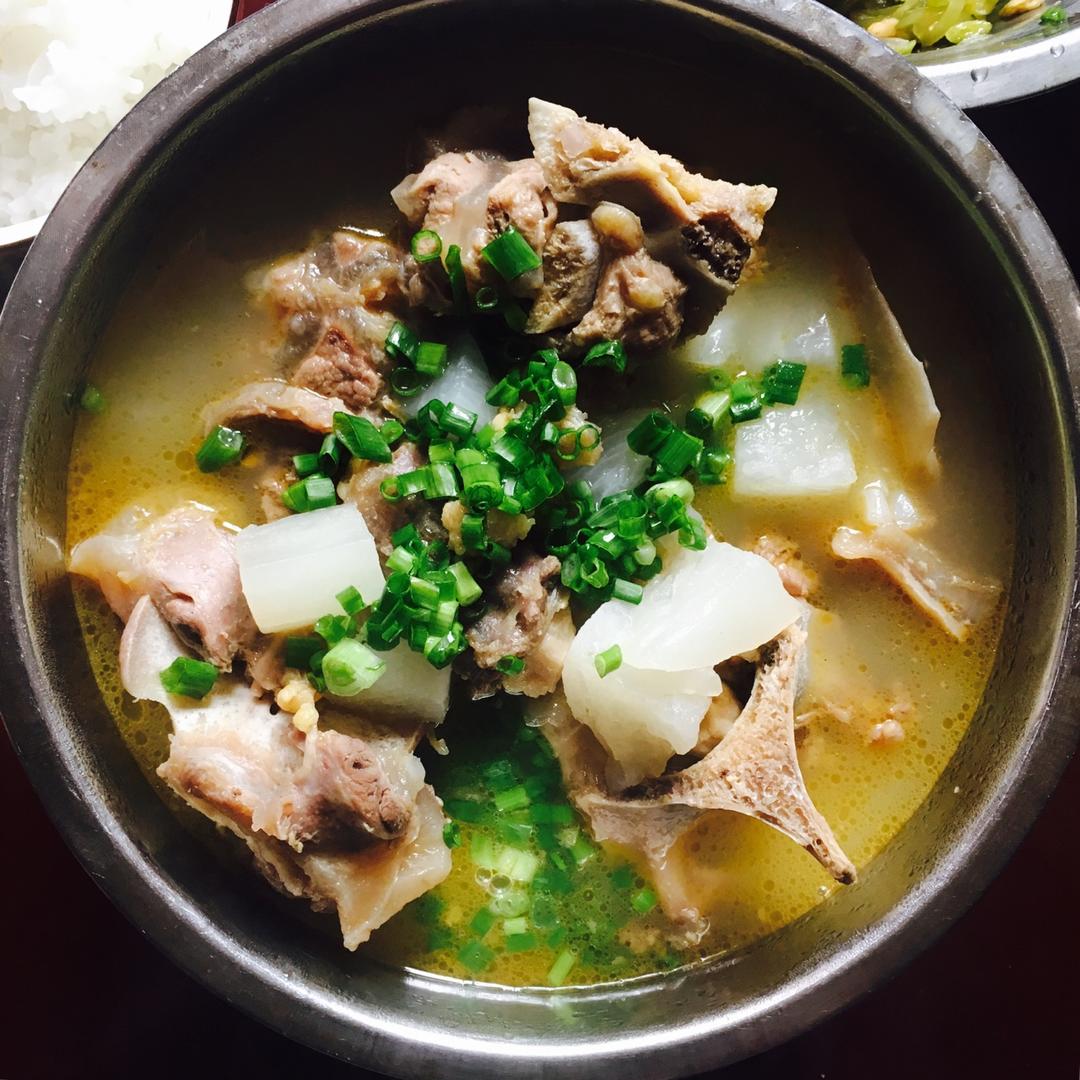 脸儿兮张做的清炖牛尾汤