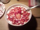自制酸奶配草莓