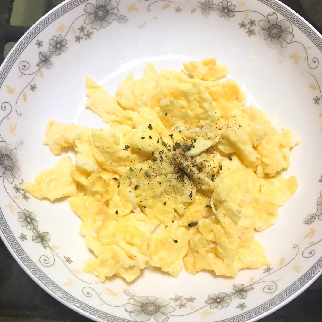 美式炒蛋 scrambled eggs