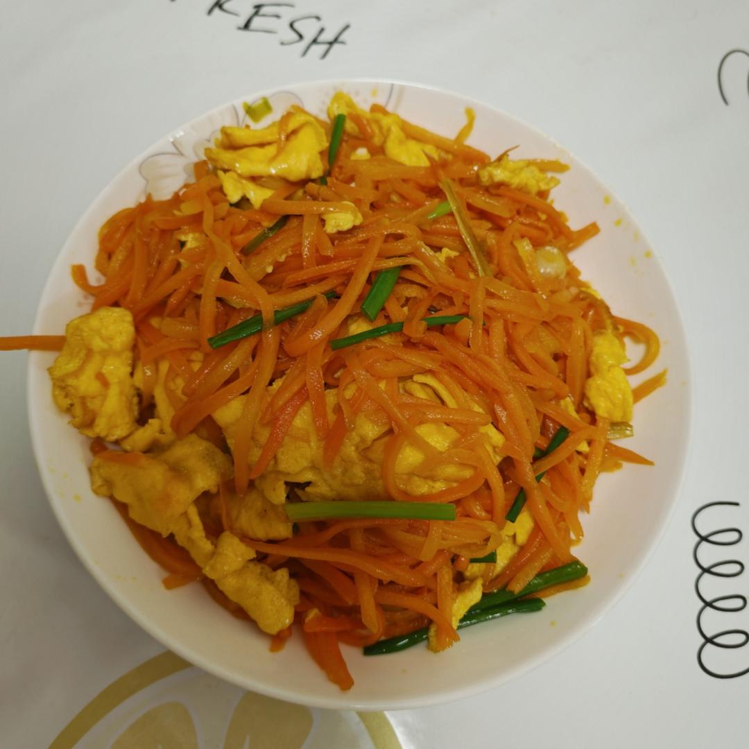广受好评的胡萝卜炒鸡蛋，有秘诀