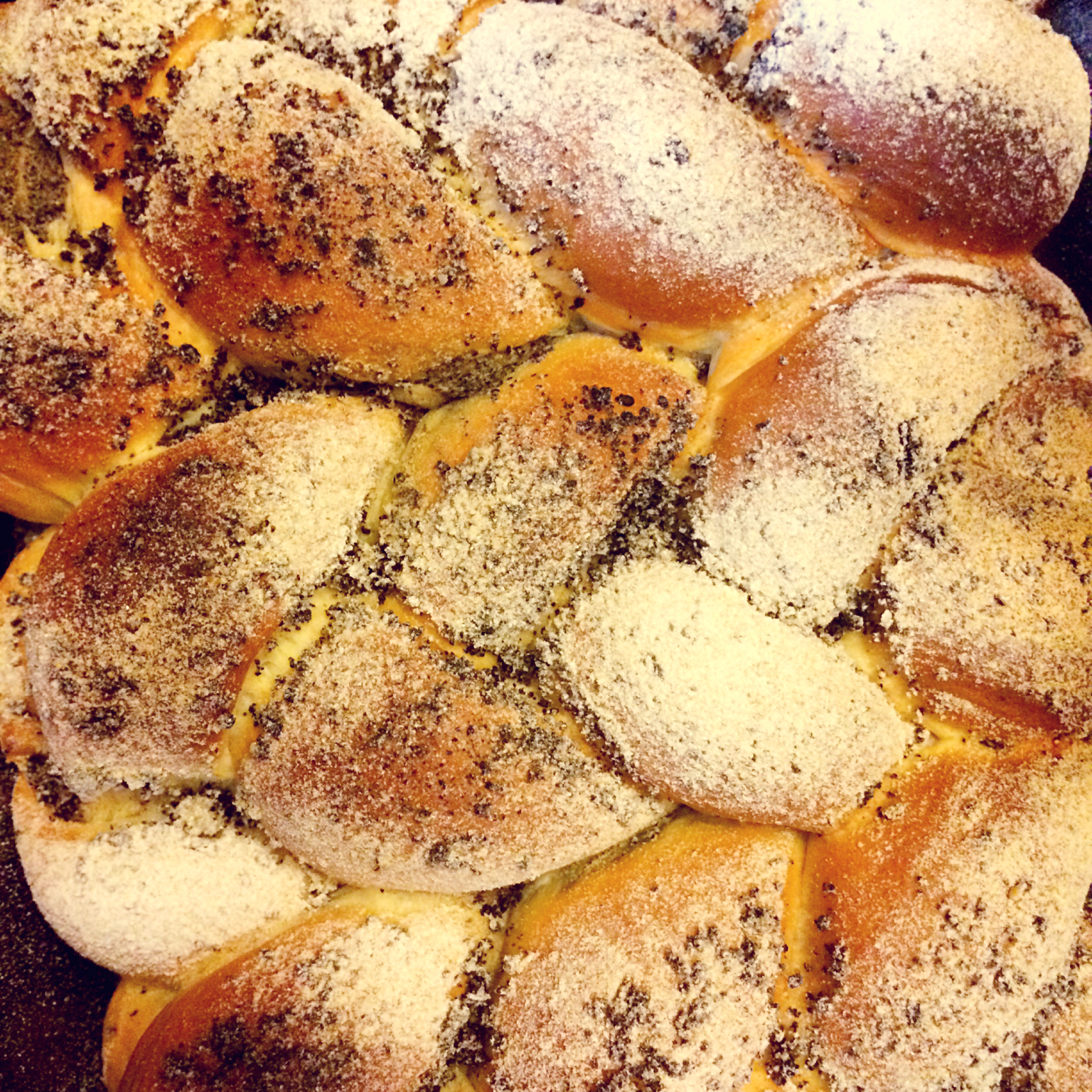 黑芝麻奶酥排包