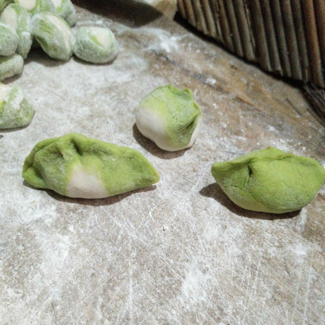翡翠白玉白菜饺子详细版（附翡翠白玉白菜饺子包法，翡翠白玉饺子皮两种制法，面包机和面，翡翠白玉烧卖，各种馅料搭配）