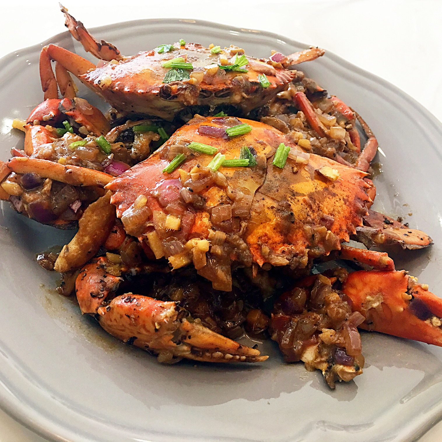 bobee又叫品客阿姨做的新加坡风味黑胡椒炒蟹