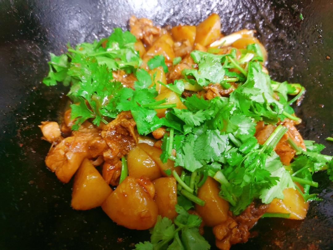 土豆焖鸡腿
