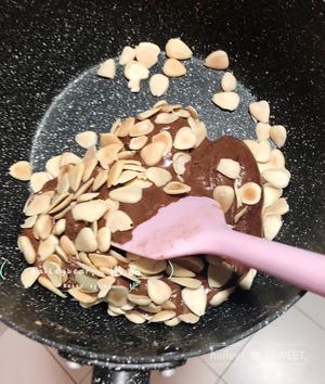 黑巧克力杏仁牛轧糖（棉花糖版牛扎糖）的做法 步骤10