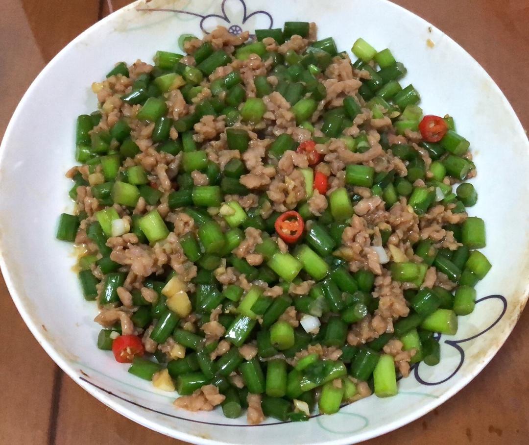 快手又下饭 — 绝味肉沫炒蒜薹丁（苍蝇头（快来做！！！