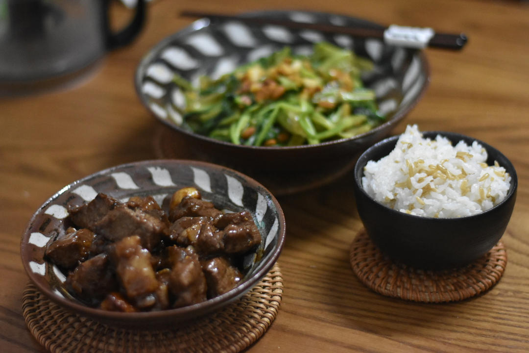 黑胡椒金蒜牛肉粒