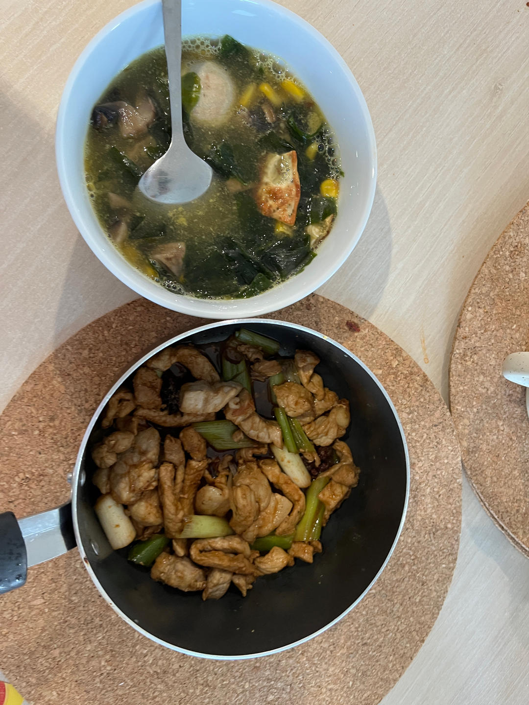 低脂营养裙带菜白蘑菇汤