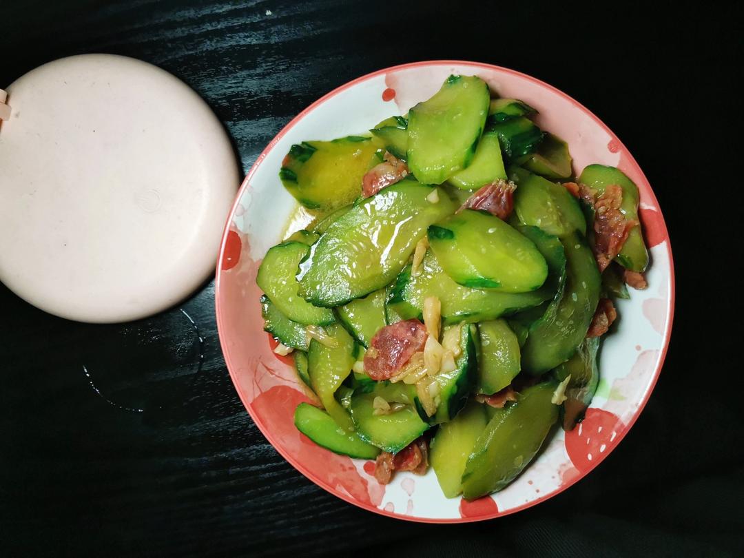 黄瓜炒肉片