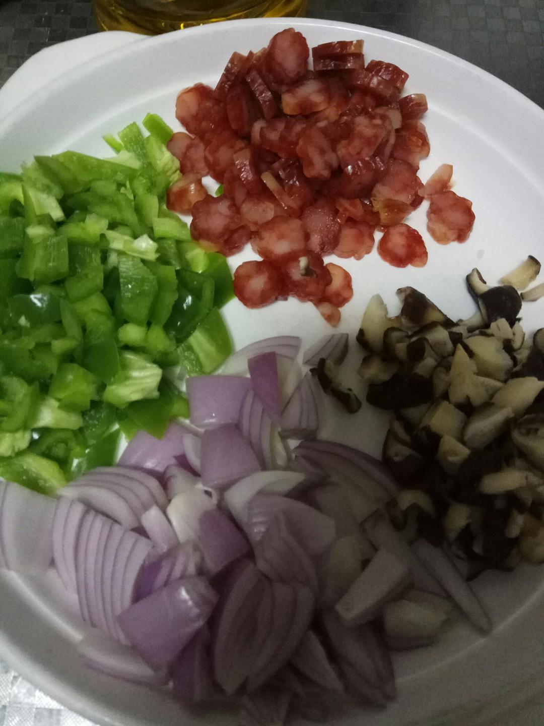 电饭煲香肠焖饭