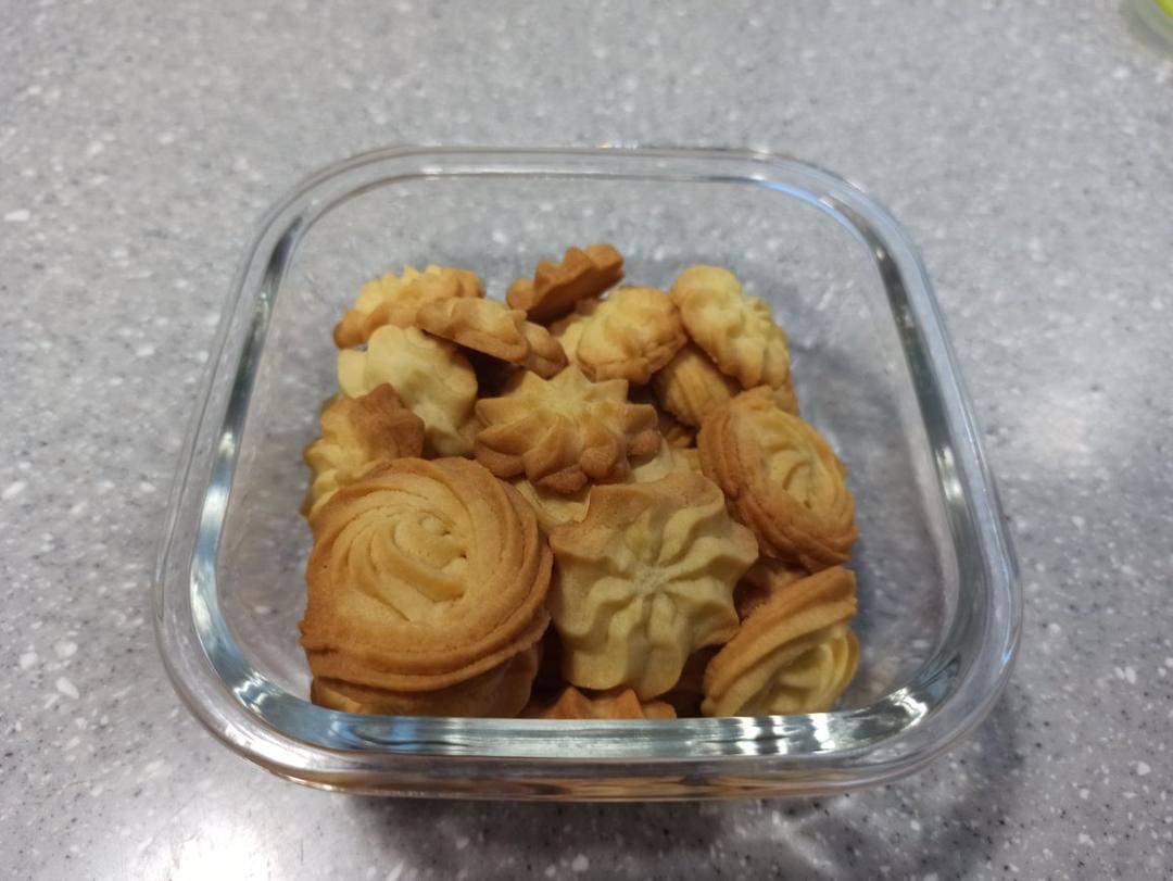 花纹如刀锋般锐利的黄油曲奇