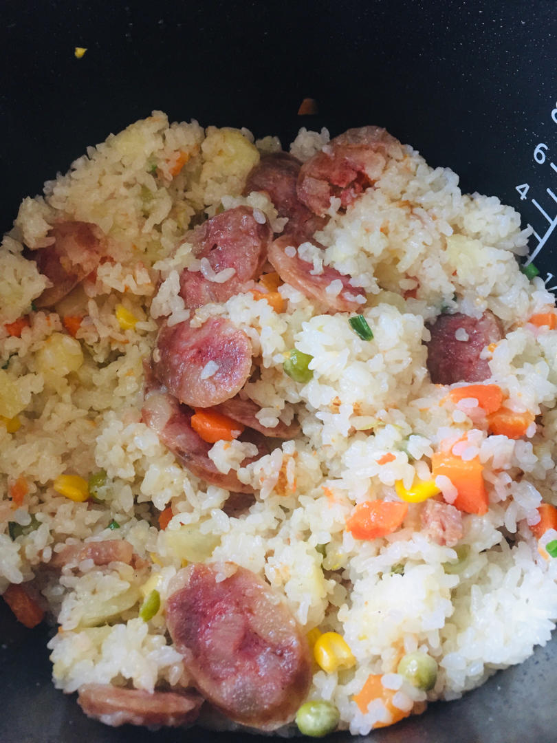 懒人必备～电饭煲腊肠焖饭
