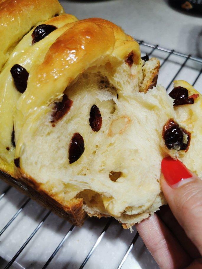 手撕蔓越莓炼乳吐司