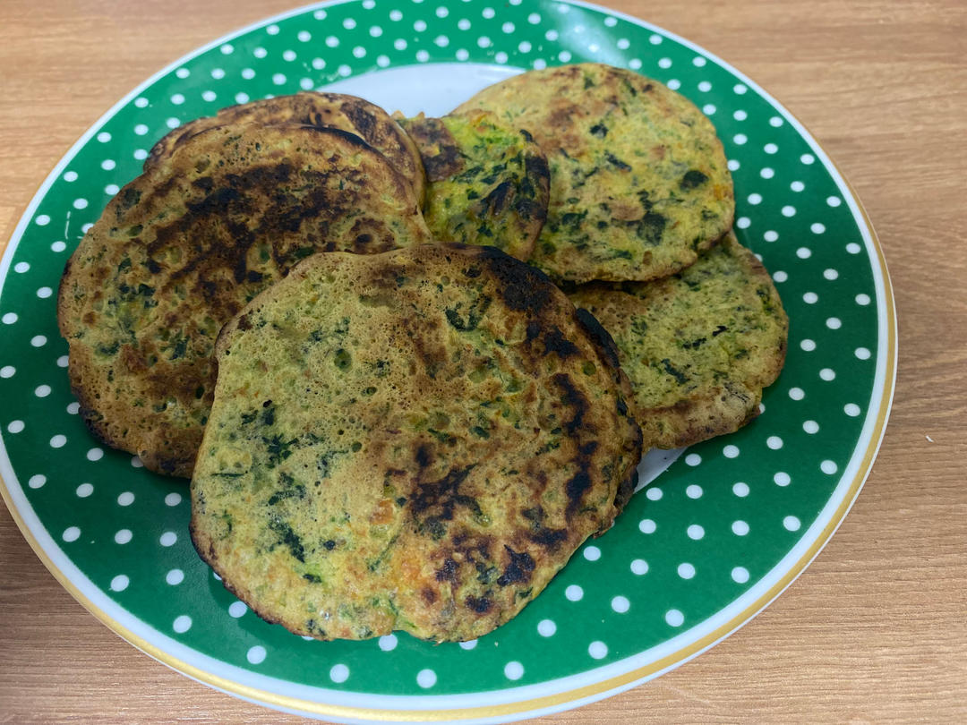 高钙高蛋白，适合宝贝吃的【银鱼时蔬小饼】