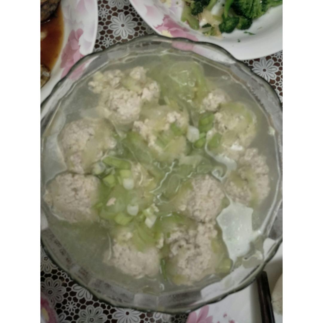 【10分钟系列】白萝卜豆腐圆子汤