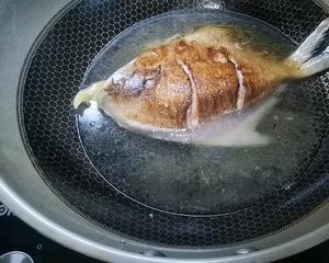 宁波菜鲳鳊鱼烧梅干菜，逢年过节都要做的菜的做法 步骤6