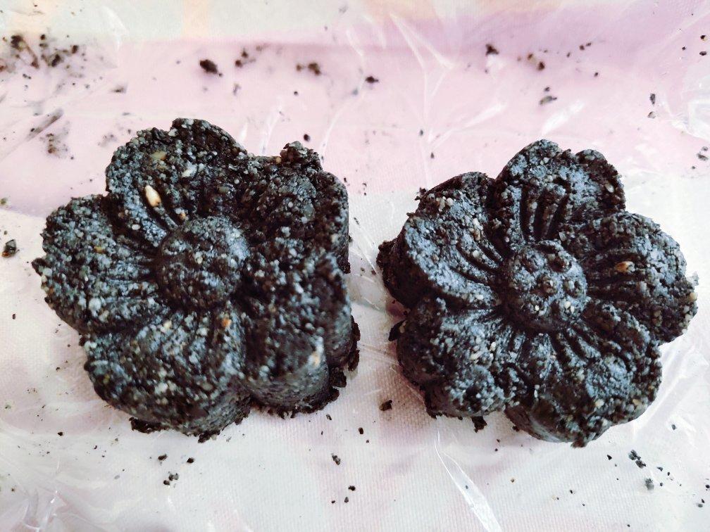 『只羡鸳鸯不羡仙』传统中式浓香黑芝麻糕