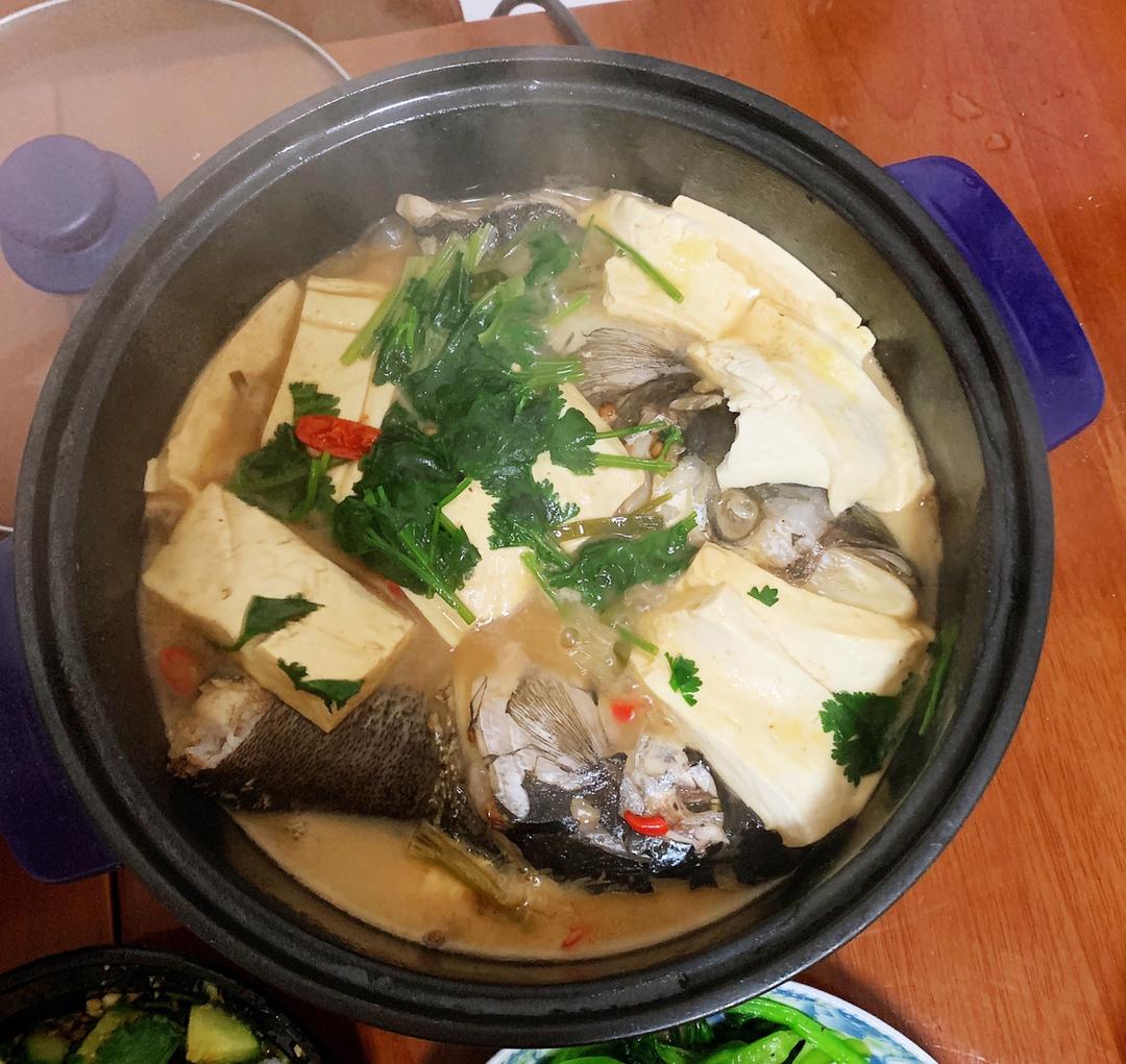 鱼头炖豆腐