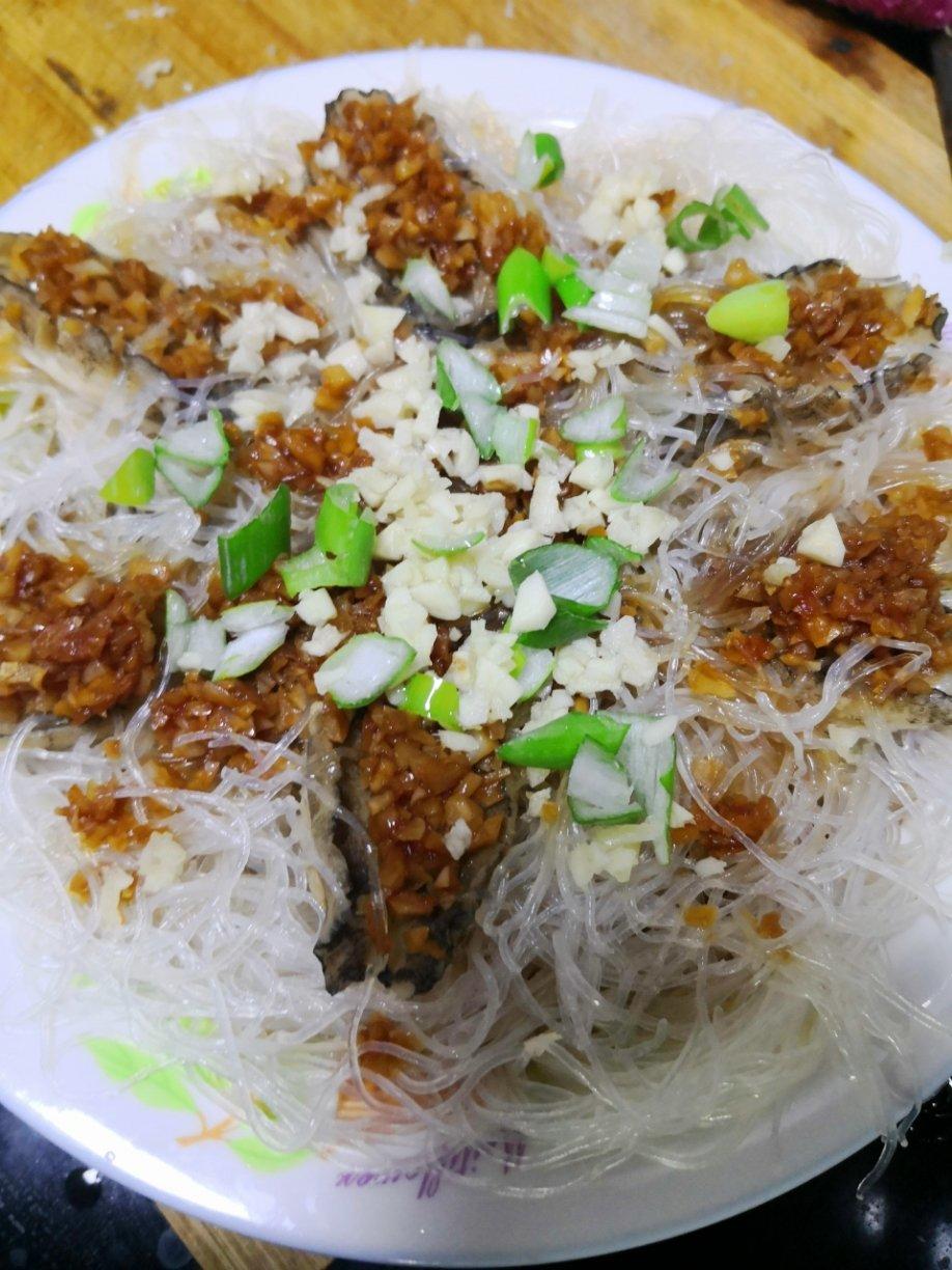 蒜蓉粉丝蒸鲍鱼