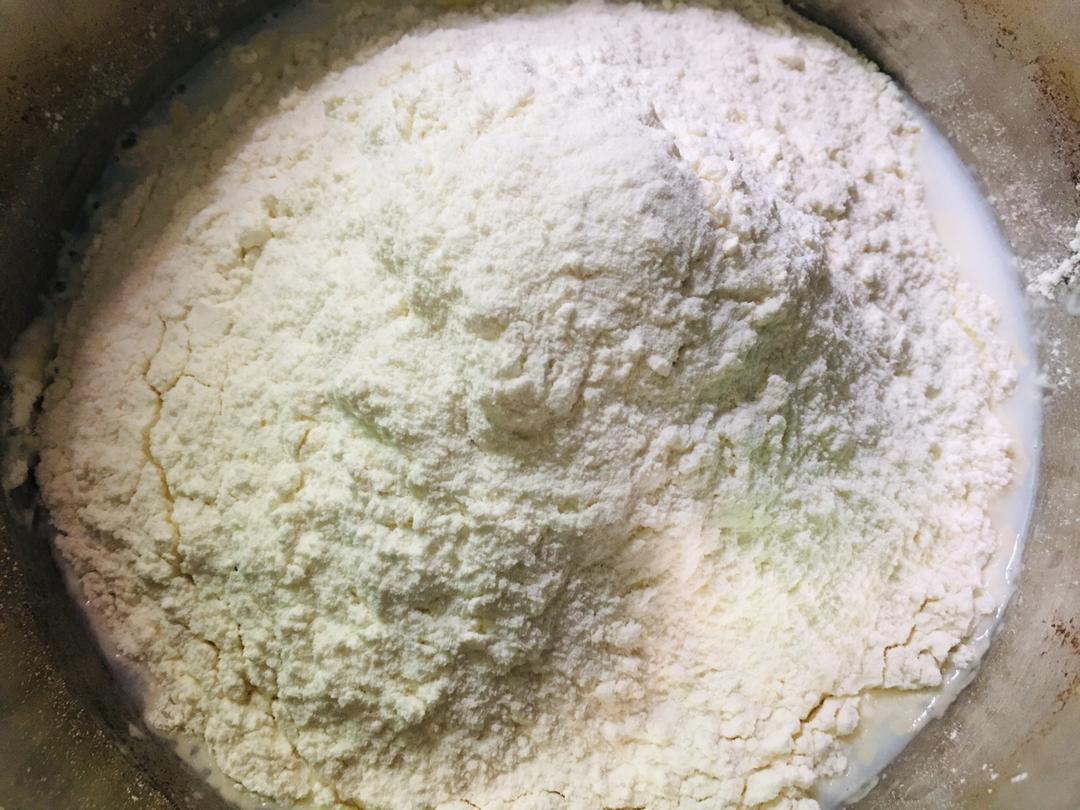 纯奶手撕吐司的做法 步骤1