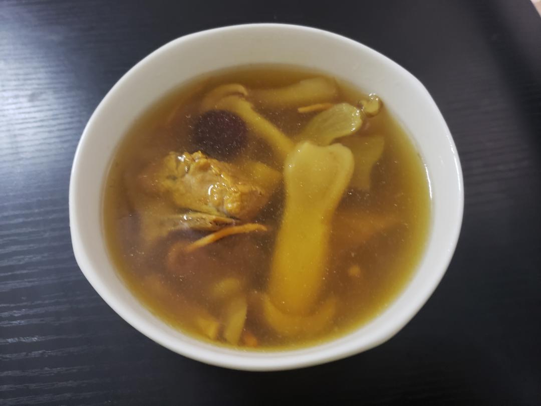 新鲜姬松茸虫草花龙骨汤 电饭煲版