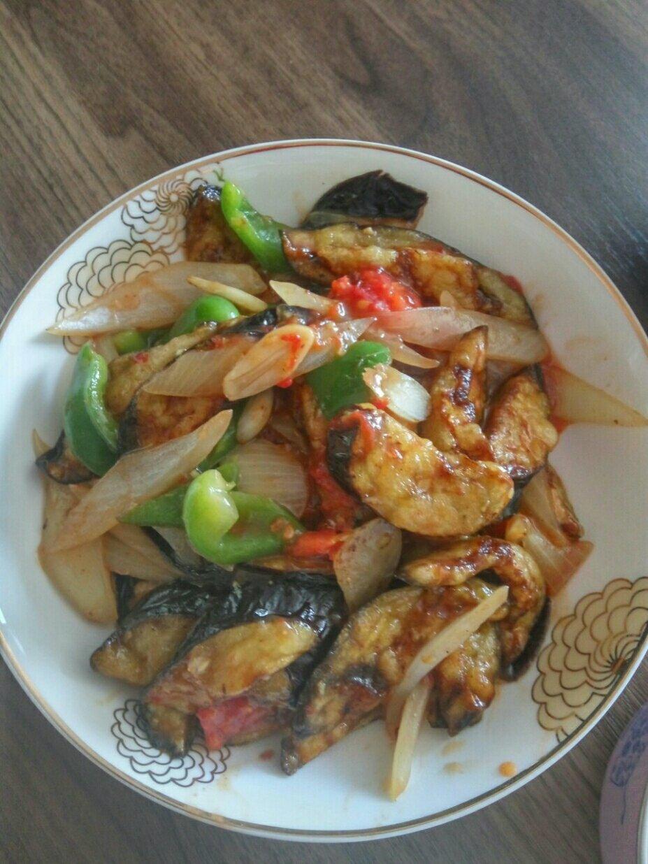 厨师长教你：“风味茄子”的家常做法，外酥里嫩味道很赞，收藏了